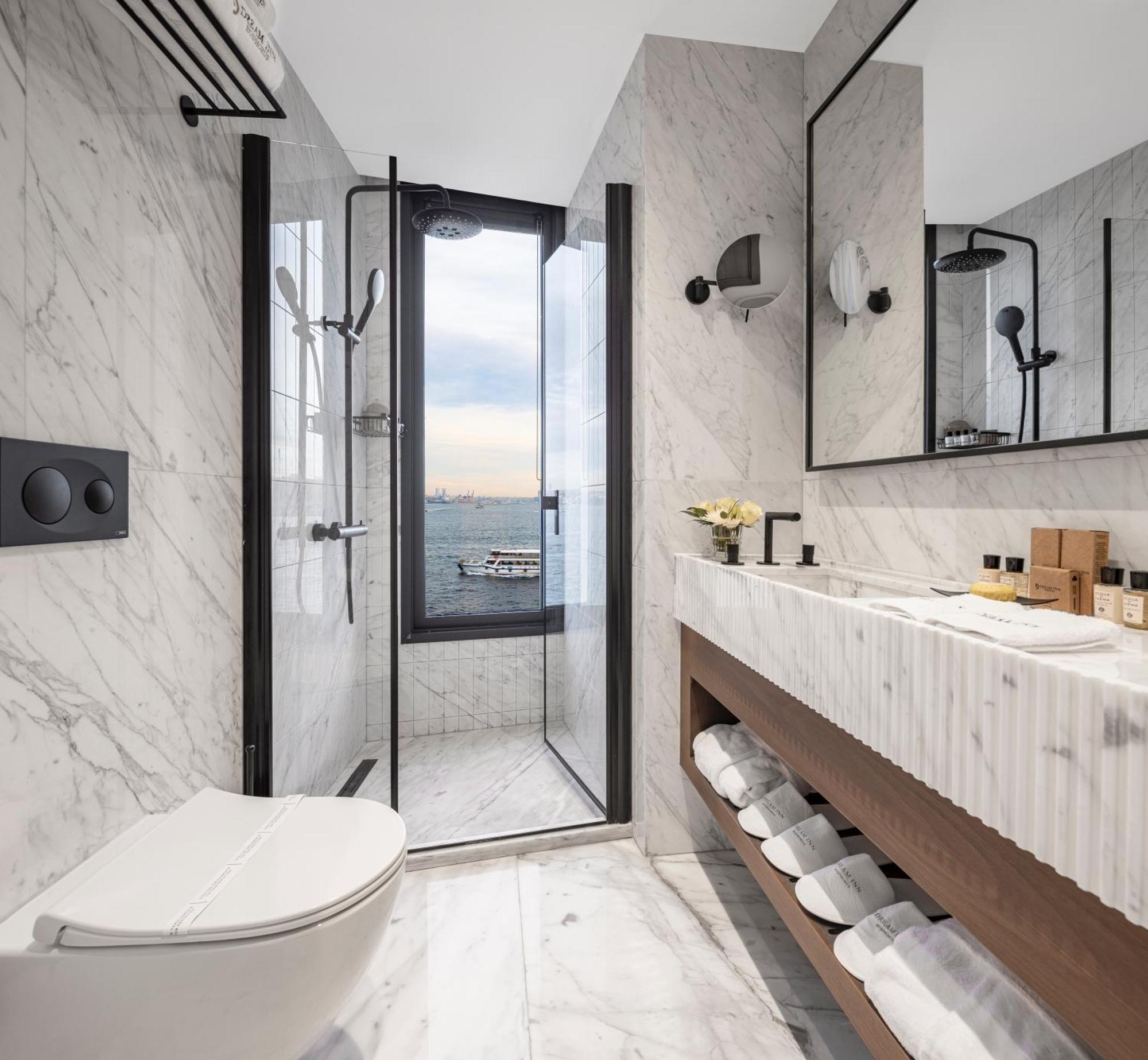 Dream Inn Karakoey Bosphorus Istanbul Exterior photo