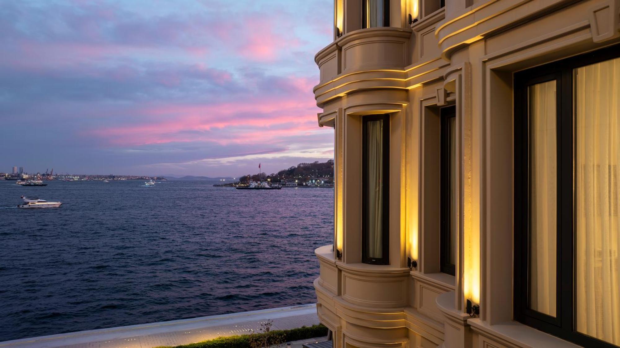 Dream Inn Karakoey Bosphorus Istanbul Exterior photo